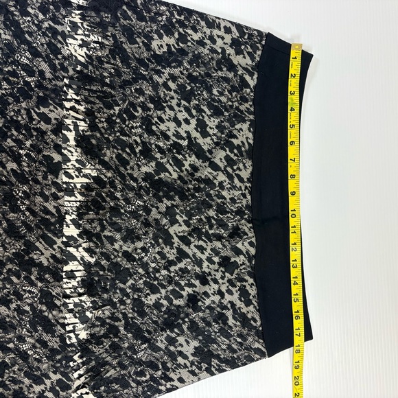 Ann Taylor Lace Overlay Skirt Size 12 Black Cream Pleated Lined Elegant - Picture 5 of 11